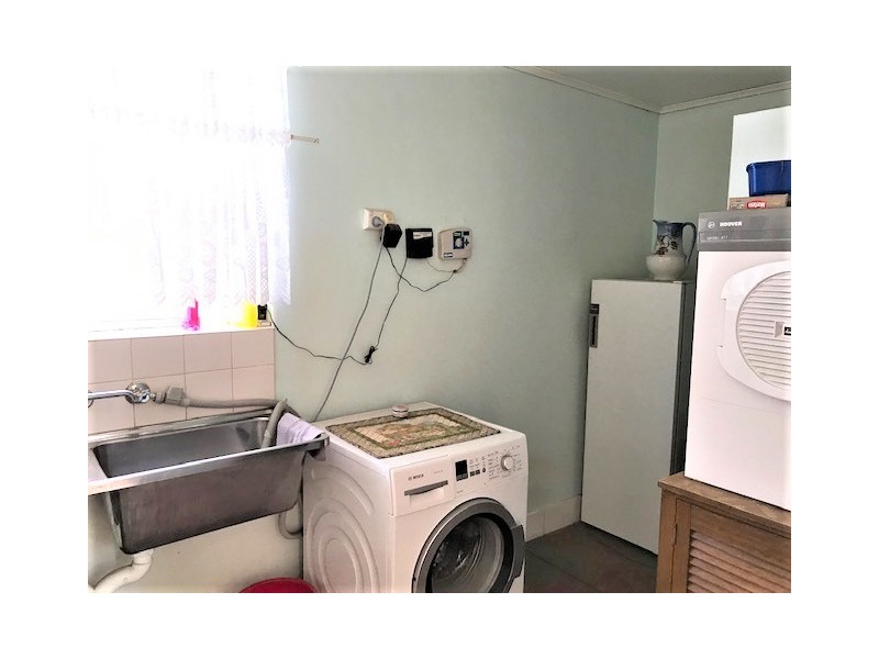 123 McLennan Street, Quairading WA 6383