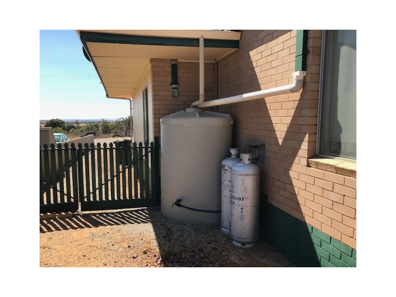 123 McLennan Street, Quairading WA 6383