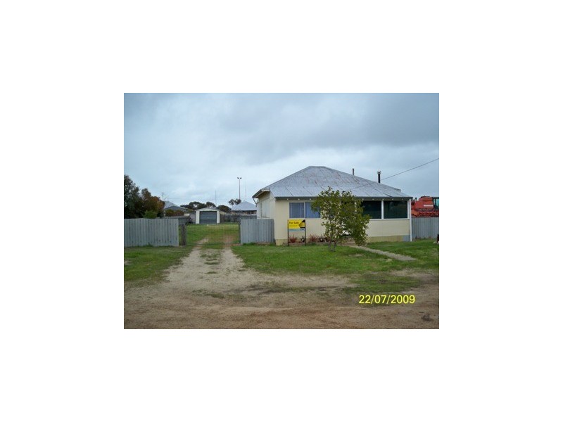 64 Lamont Street, Ongerup WA 6336