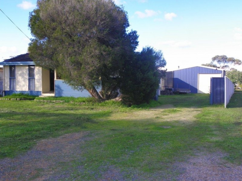1 Lamont Street, Ongerup WA 6336