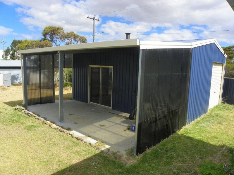 1 Lamont Street, Ongerup WA 6336