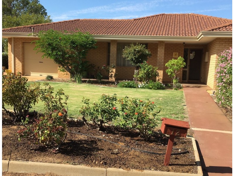 12 Powell Crescent, Quairading WA 6383