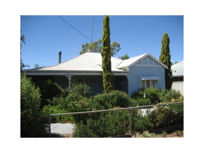 28 South Street, Dalwallinu WA 6609