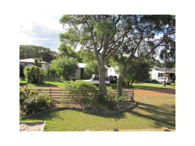 124 Fourth Avenue, Peaceful Bay WA 6333