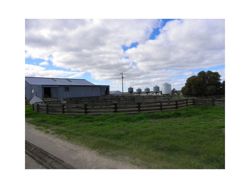 ‘Maryglen’ 1630 Mindarabin Road, Gnowangerup WA 6335