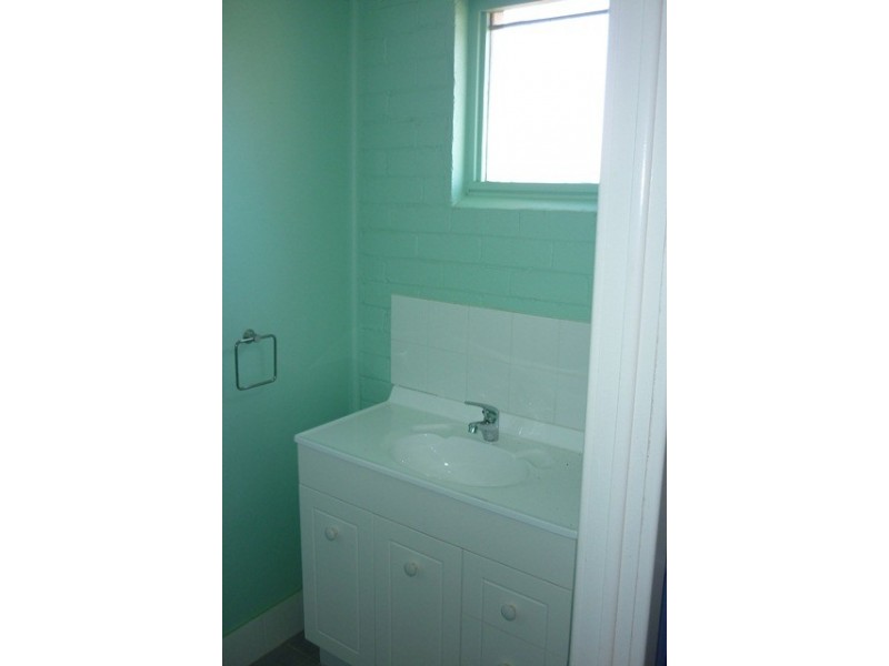 36 Bates Street, Merredin WA 6415