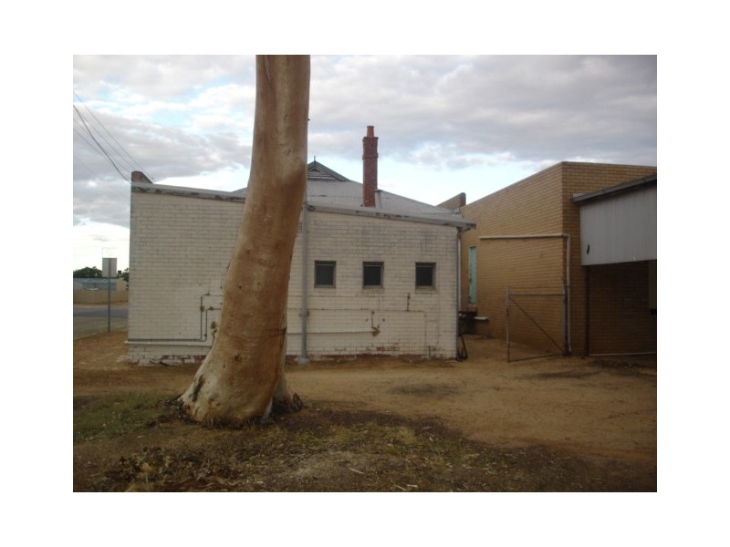 36 Bates Street, Merredin WA 6415