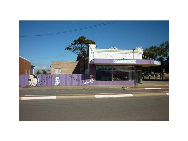 36 Bates Street, Merredin WA 6415