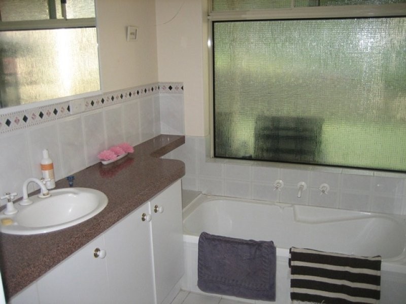 5 Feast Place, Leschenault WA 6233