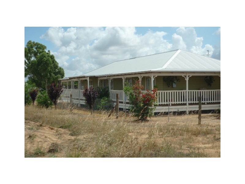 2 Fifth Avenue, Merredin WA 6415