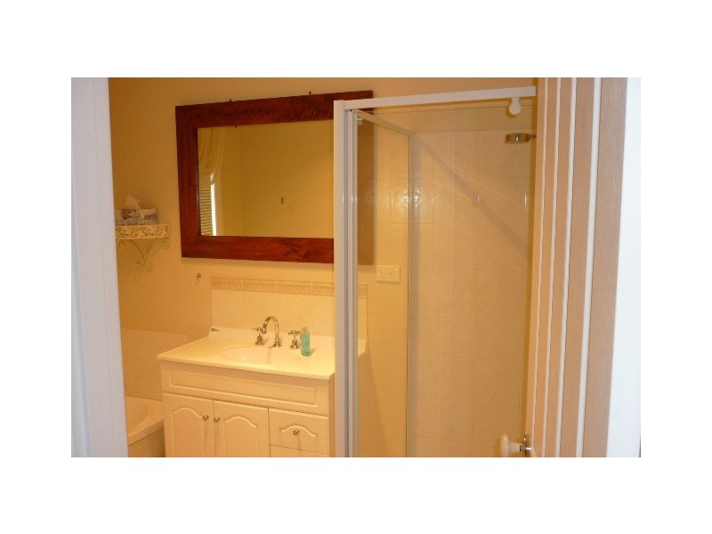 2 Fifth Avenue, Merredin WA 6415