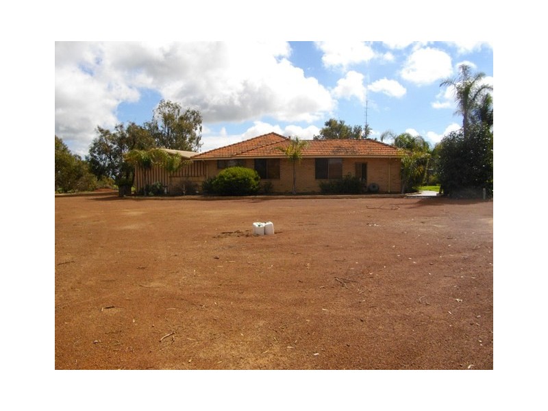 ‘Broadview Farm’ Smarts Road, Brookton WA 6306
