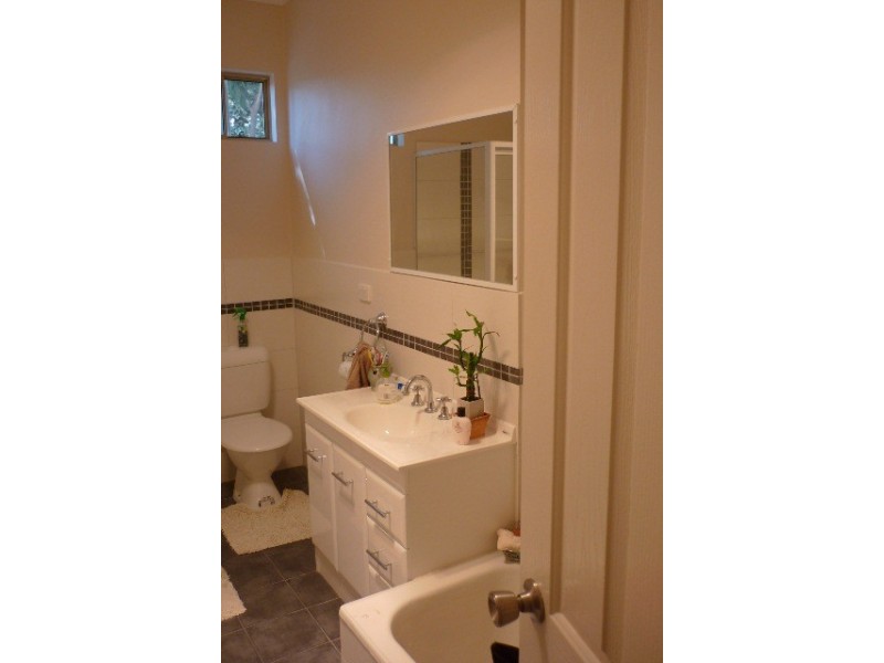 11 Throssell Road, Merredin WA 6415