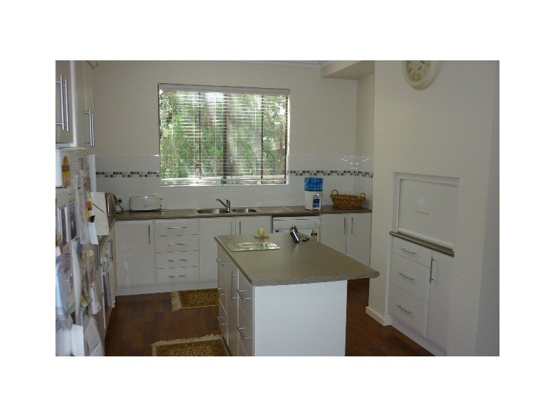 11 Throssell Road, Merredin WA 6415