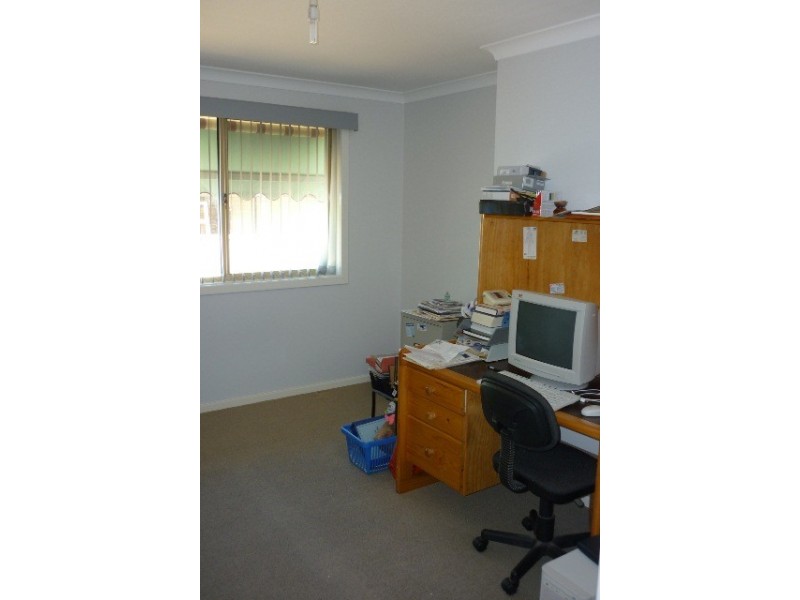 11 Throssell Street, Merredin WA 6415