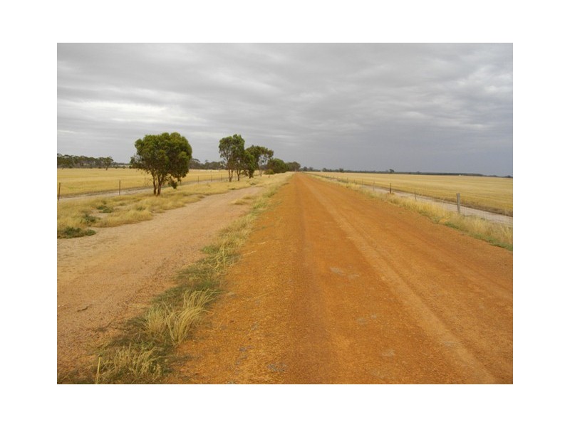 ‘Glenavon  Farm’, Brookton WA 6306