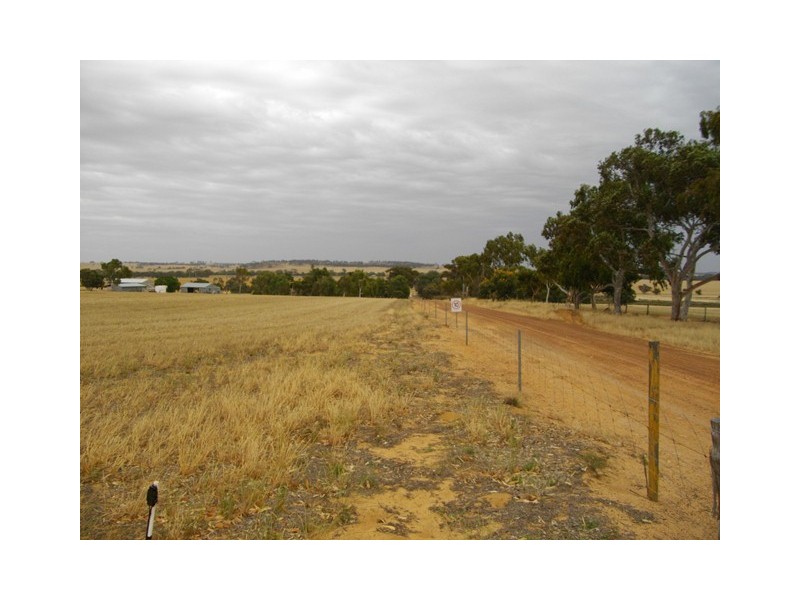 ‘Glenavon  Farm’, Brookton WA 6306