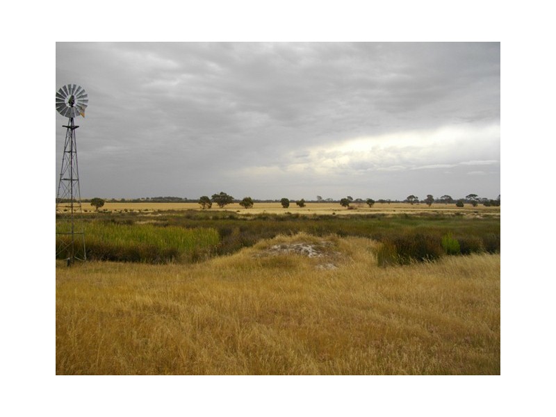 ‘Glenavon  Farm’, Brookton WA 6306