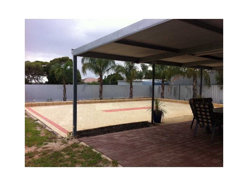 12 Muscat Street, Merredin WA 6415