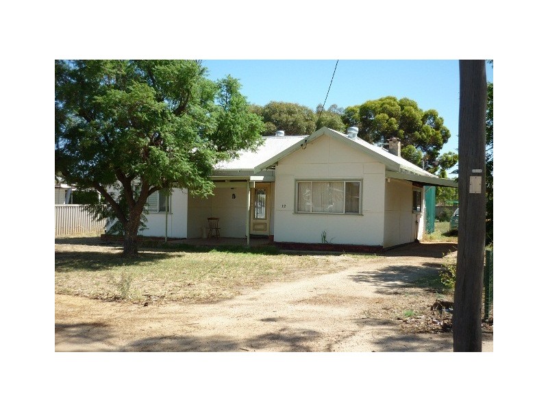 12 Hay Street, Merredin WA 6415