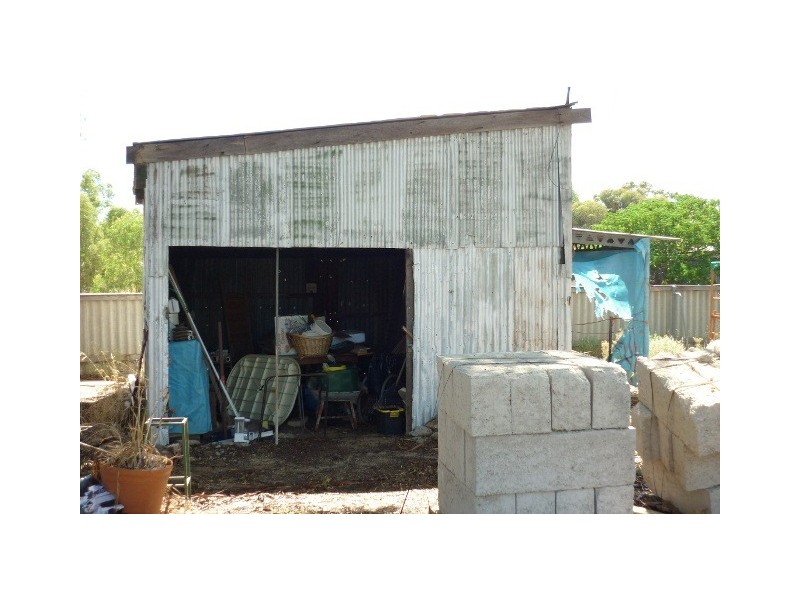 12 Hay Street, Merredin WA 6415