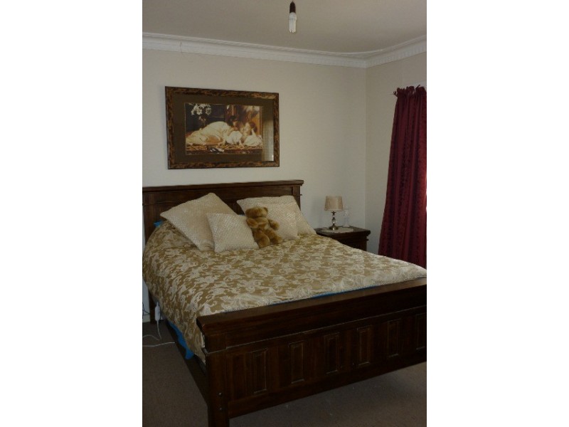 12 Hay Street, Merredin WA 6415