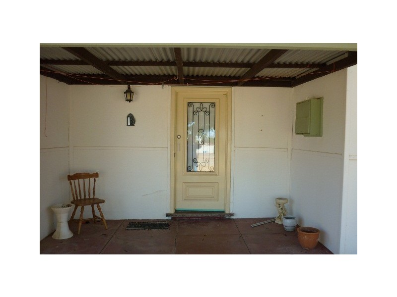 12 Hay Street, Merredin WA 6415