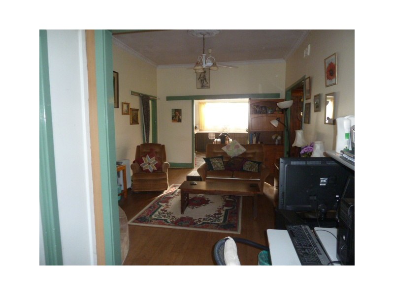 30 McLennan Street, Quairading WA 6383