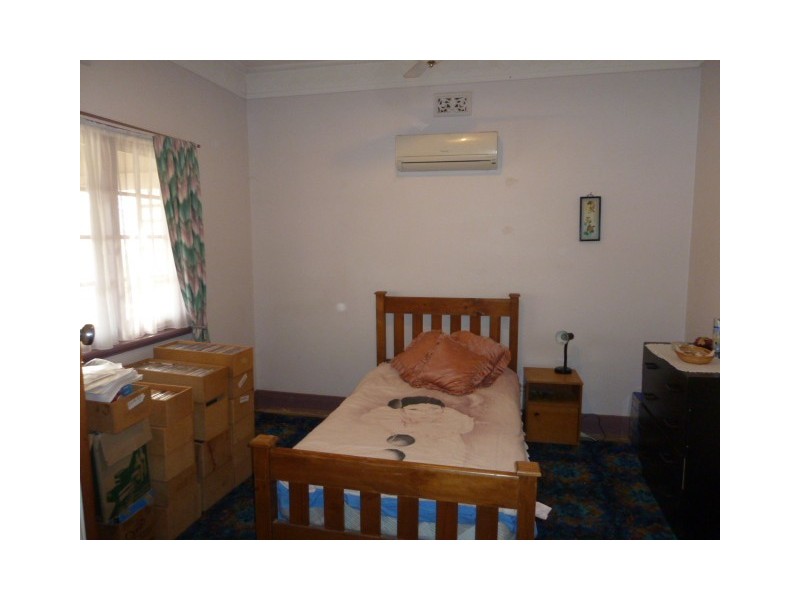 30 McLennan Street, Quairading WA 6383