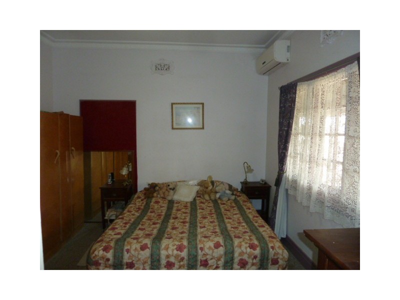 30 McLennan Street, Quairading WA 6383