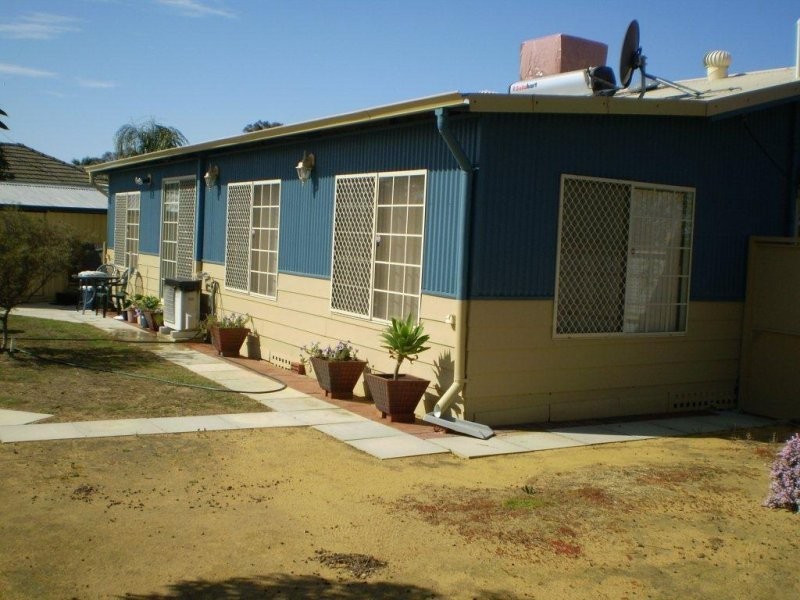 49 Murphy Street, Quairading WA 6383