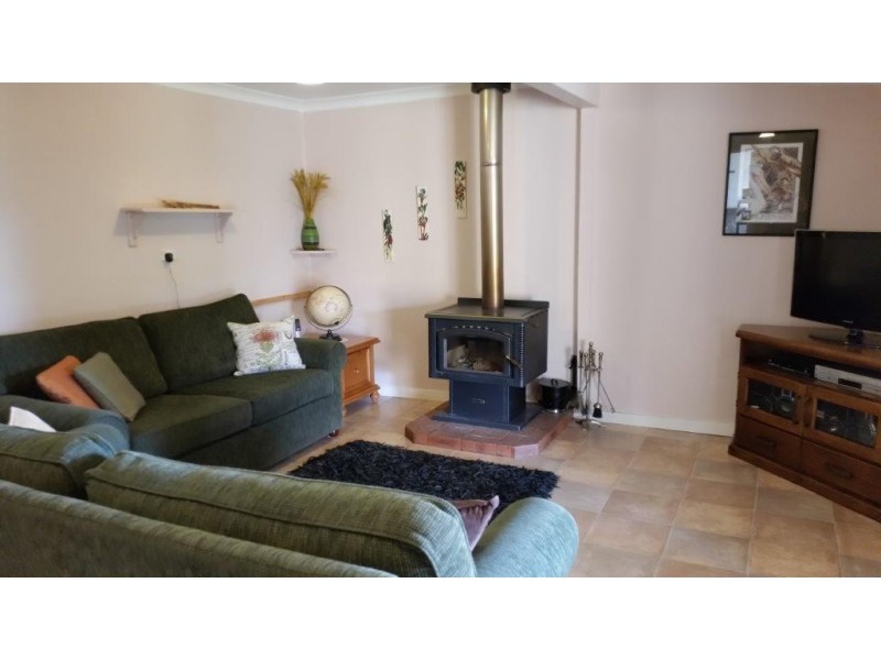 13 Yougenup Road, Gnowangerup WA 6335