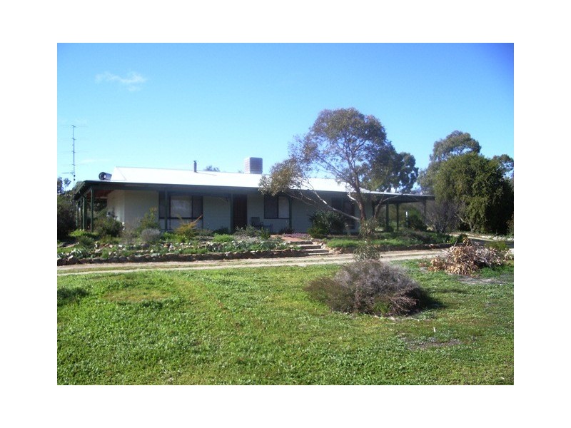 12 Richardson Street, Beverley WA 6304