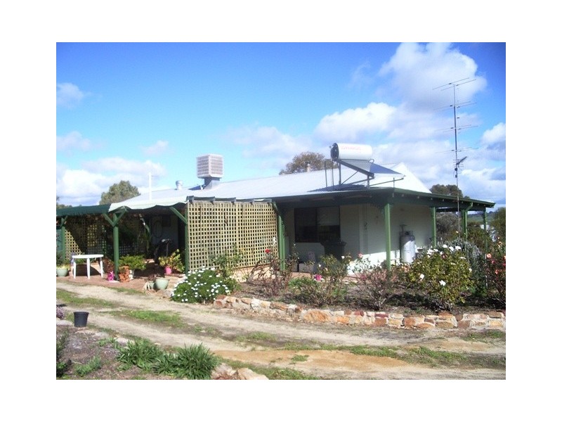 12 Richardson Street, Beverley WA 6304