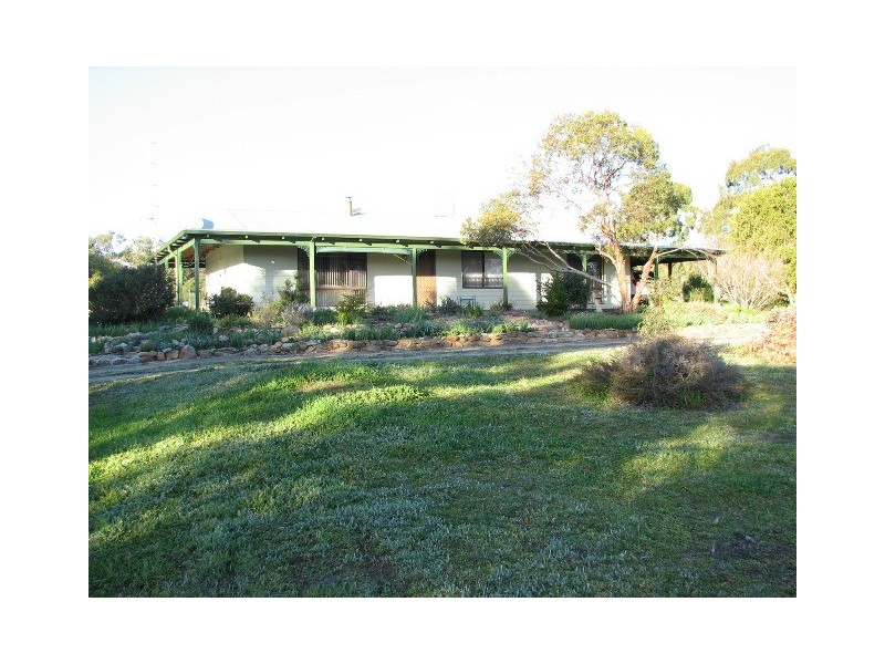 12 Richardson Street, Beverley WA 6304