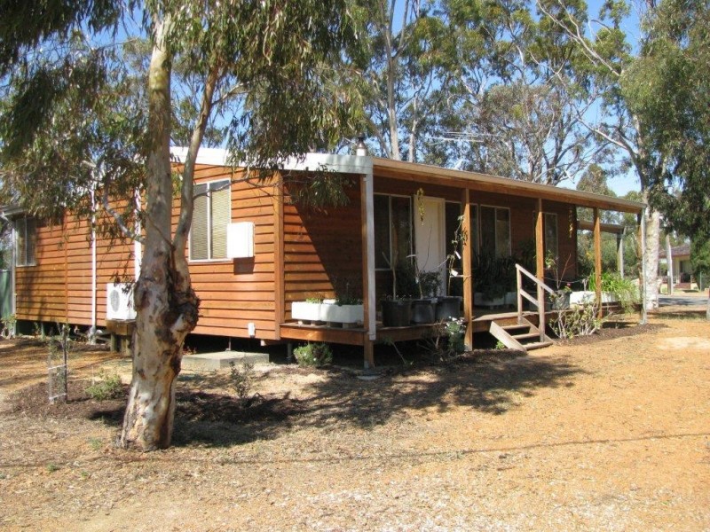 11 Gardiner Street, Moora WA 6510
