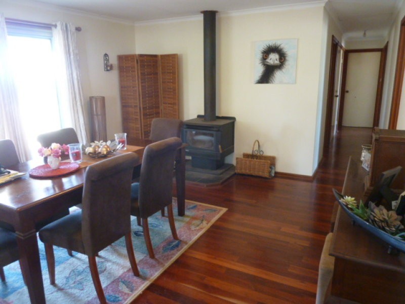 17 Ashton Street, Quairading WA 6383