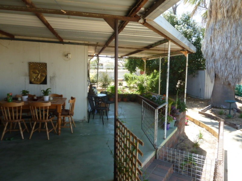 17 Ashton Street, Quairading WA 6383