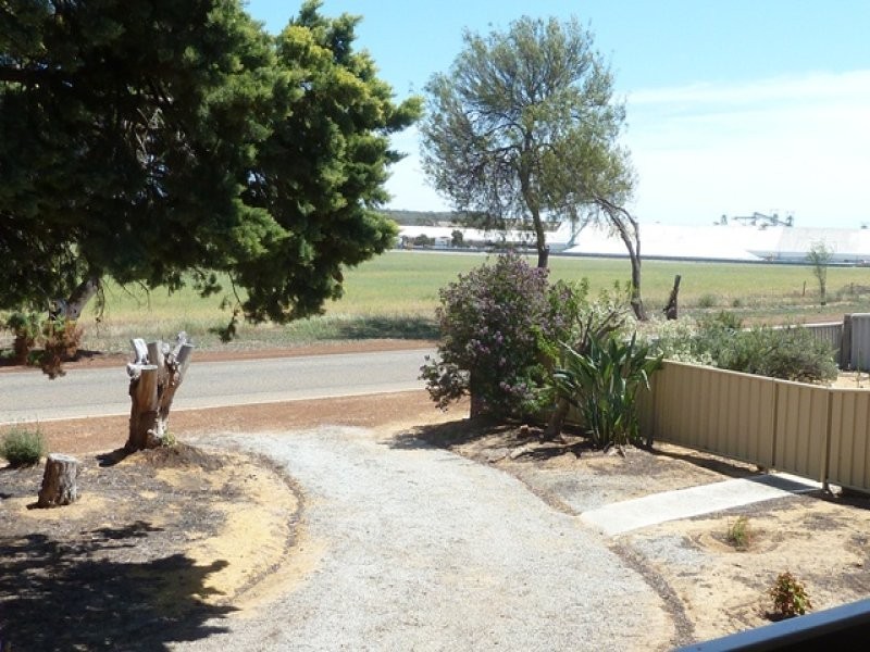 17 Ashton Street, Quairading WA 6383