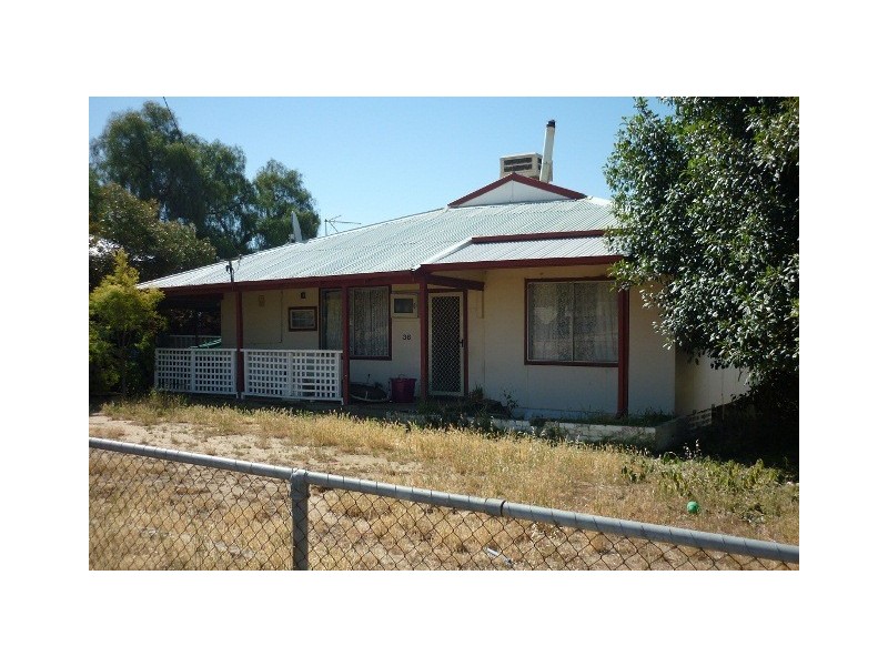 36 Kitchener Street, Merredin WA 6415