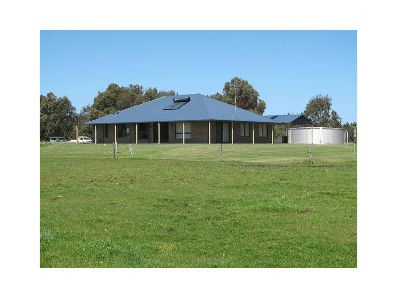 44 Matthew Road, Youngs Siding WA 6330