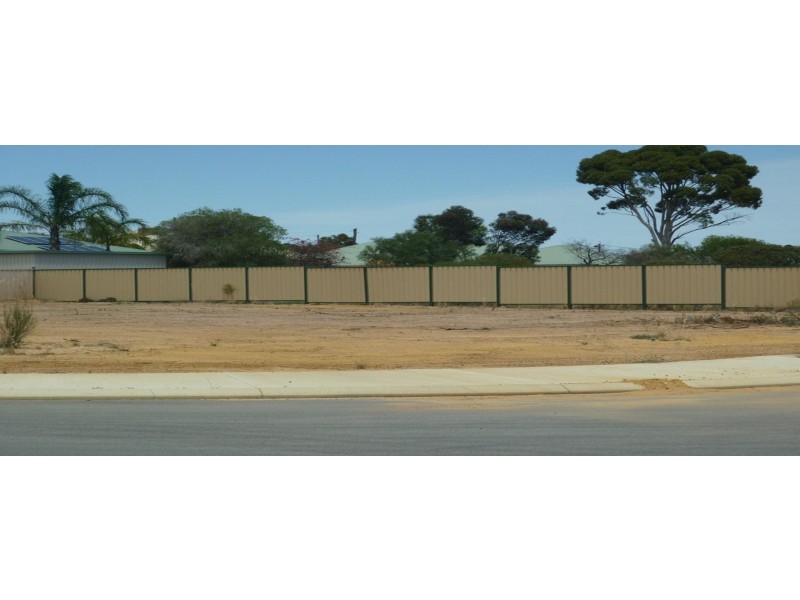 1 McGinniss Way, Merredin WA 6415