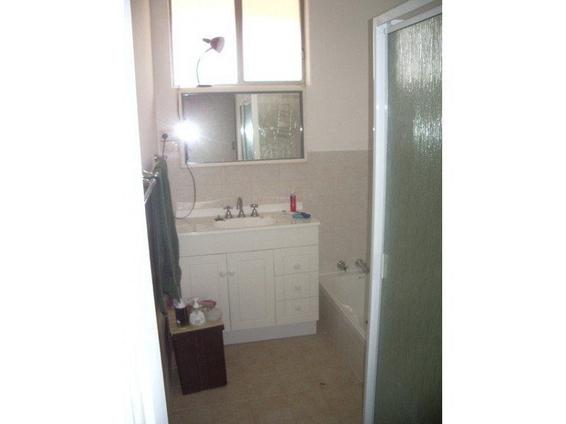 19 Hunt Road, Beverley WA 6304