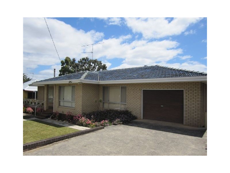 21 Robertson Street, Manjimup WA 6258