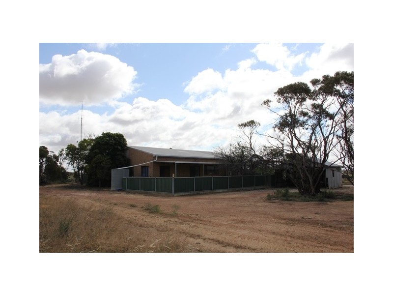 ‘Pinegrove’ 638 Ballidu South East Road, Ballidu WA 6606