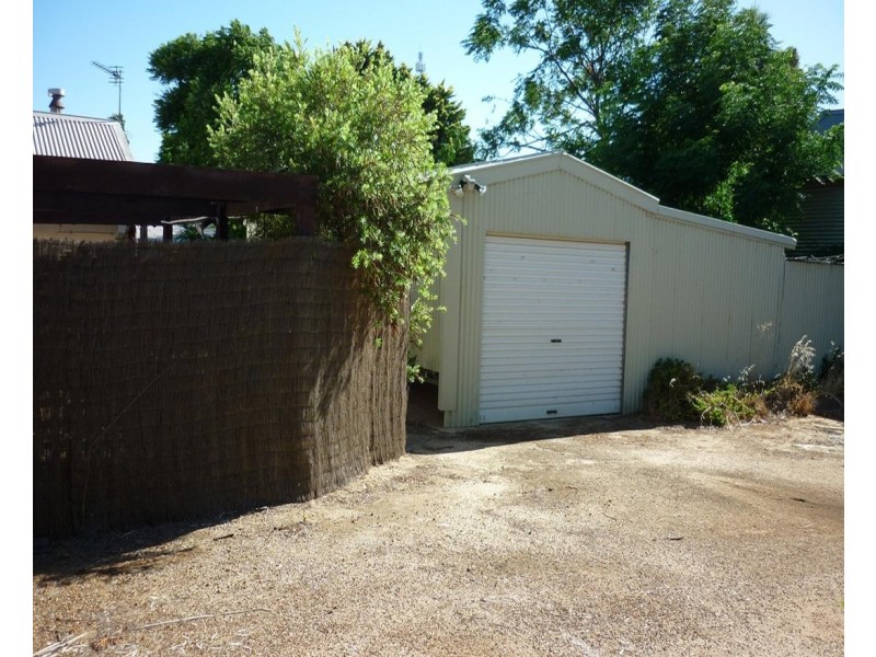 5 French Avenue, Merredin WA 6415