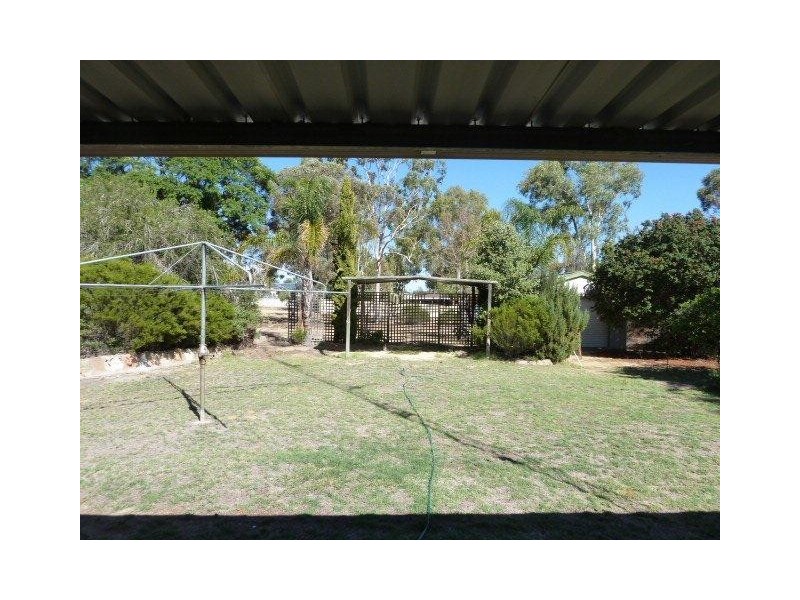 27 Macdonald Street, Quairading WA 6383