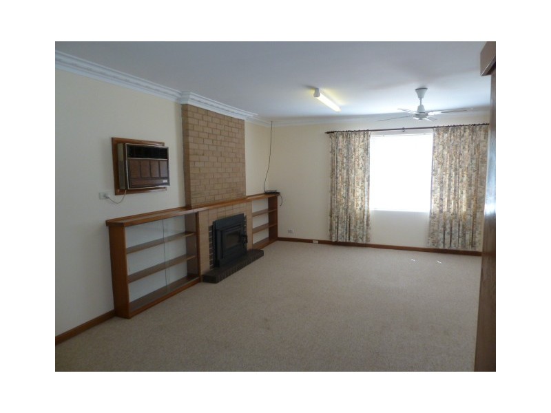 27 Macdonald Street, Quairading WA 6383