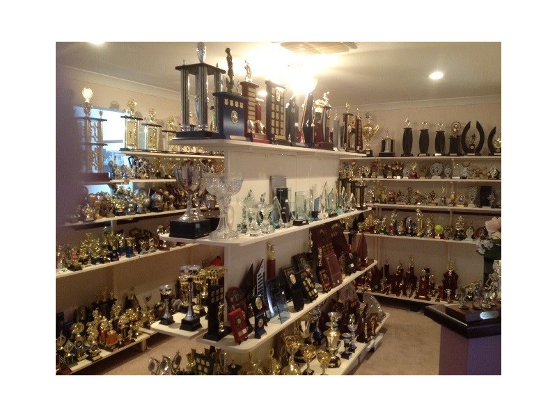 Eaton Trophies, Eaton WA 6232