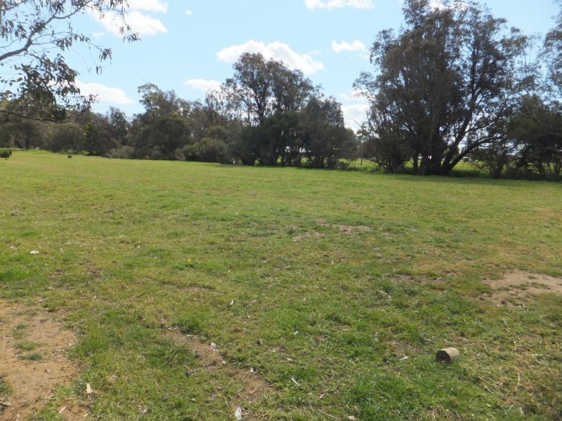 24 Hackett Street, Cookernup WA 6220